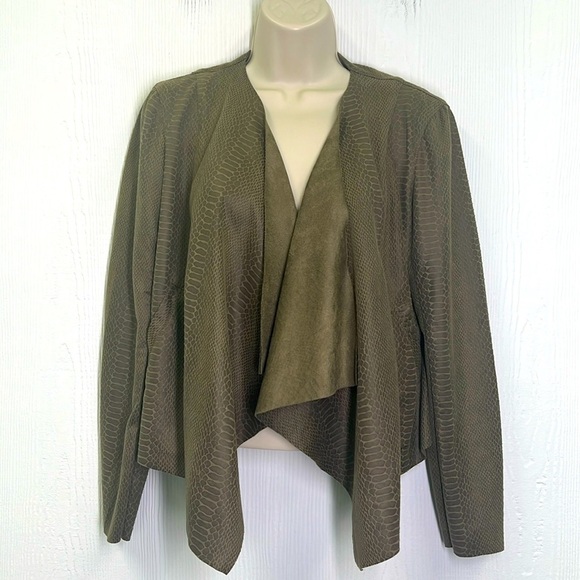 BLANK NYC - Fast Play Open Green Tan Crocodile Print Faux Leather Jacket Size S - Picture 1 of 11
